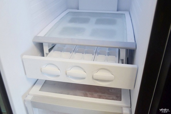 冰箱冷冻室结冰打不开了是什么情况哦?